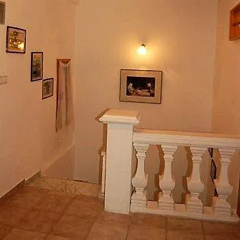 Truva מלון